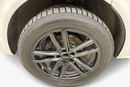 valkoinen Volkswagen Transporter 2018 kuva 12.