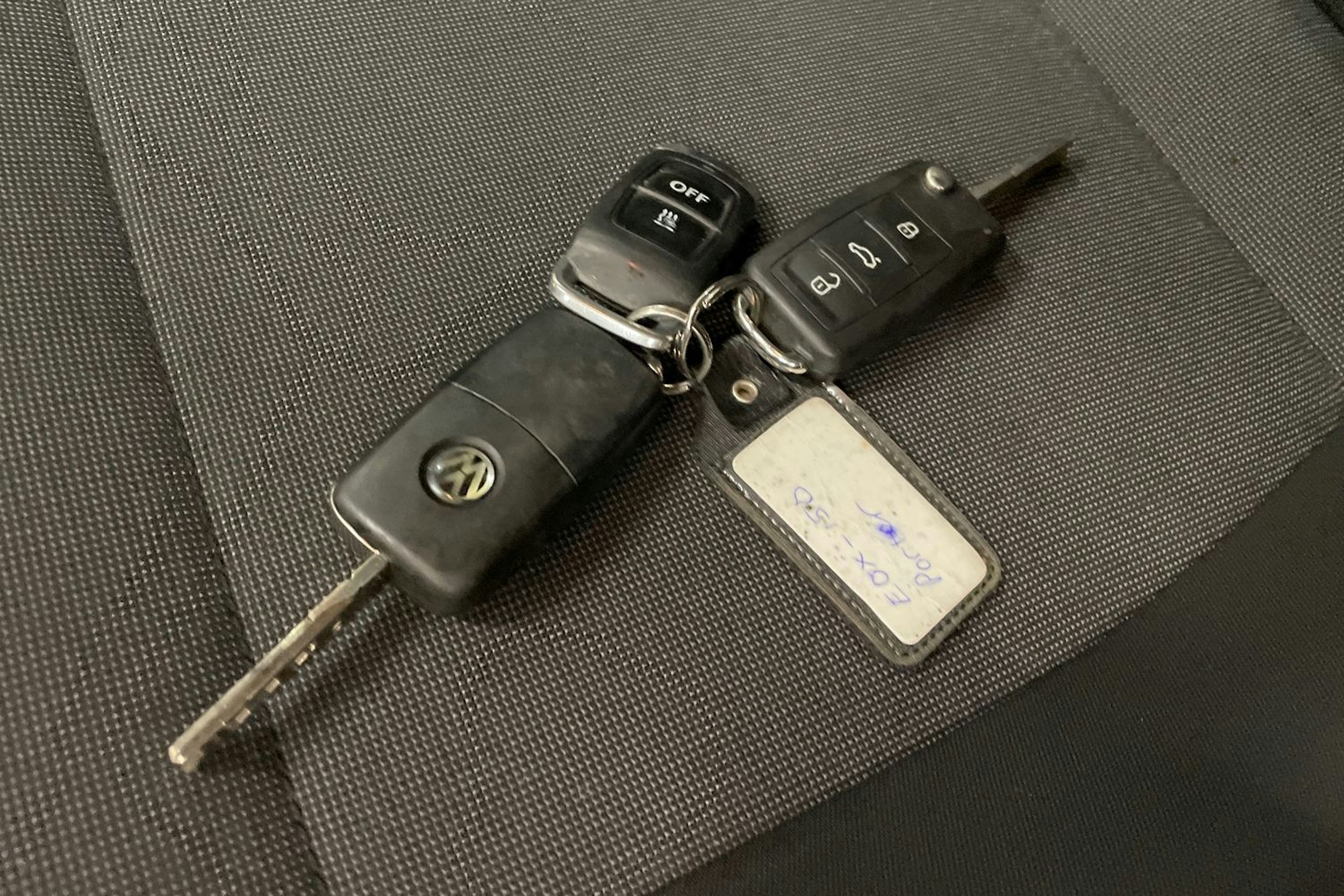 valkoinen Volkswagen Transporter 2018 kuva 13.