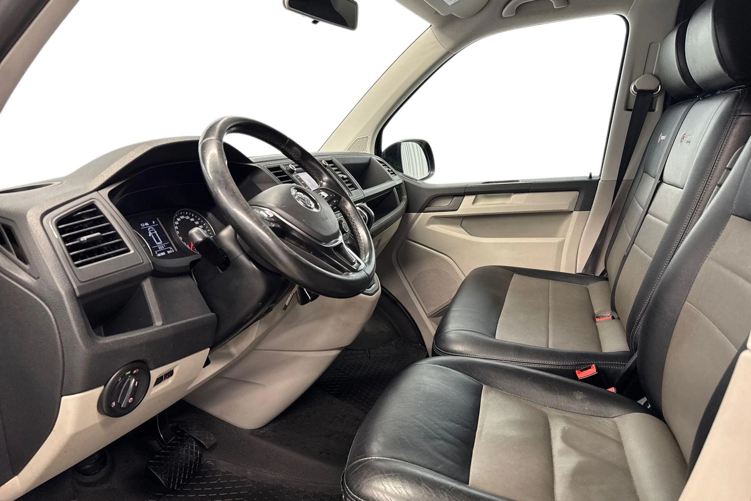 musta Volkswagen Transporter 2017 kuva 8.
