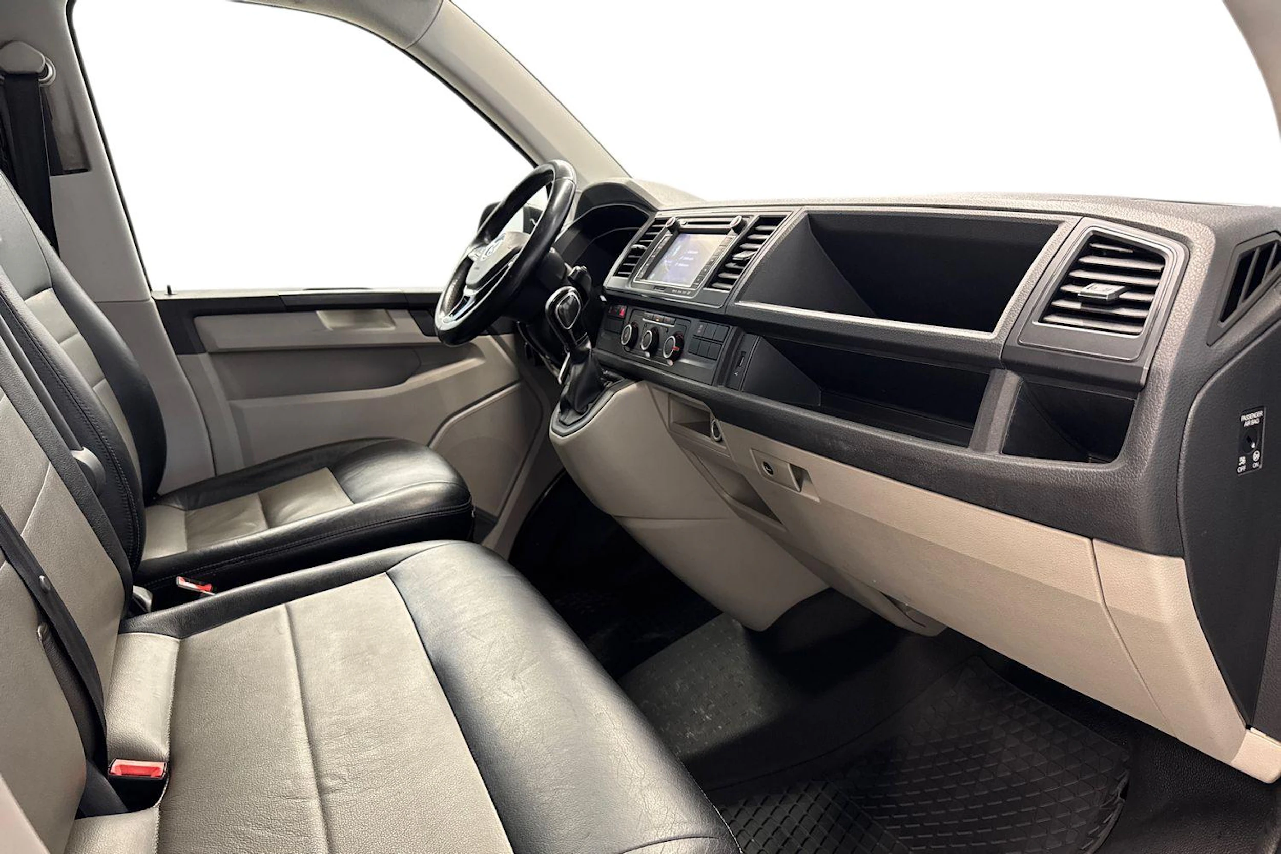 musta Volkswagen Transporter 2017 kuva 9.