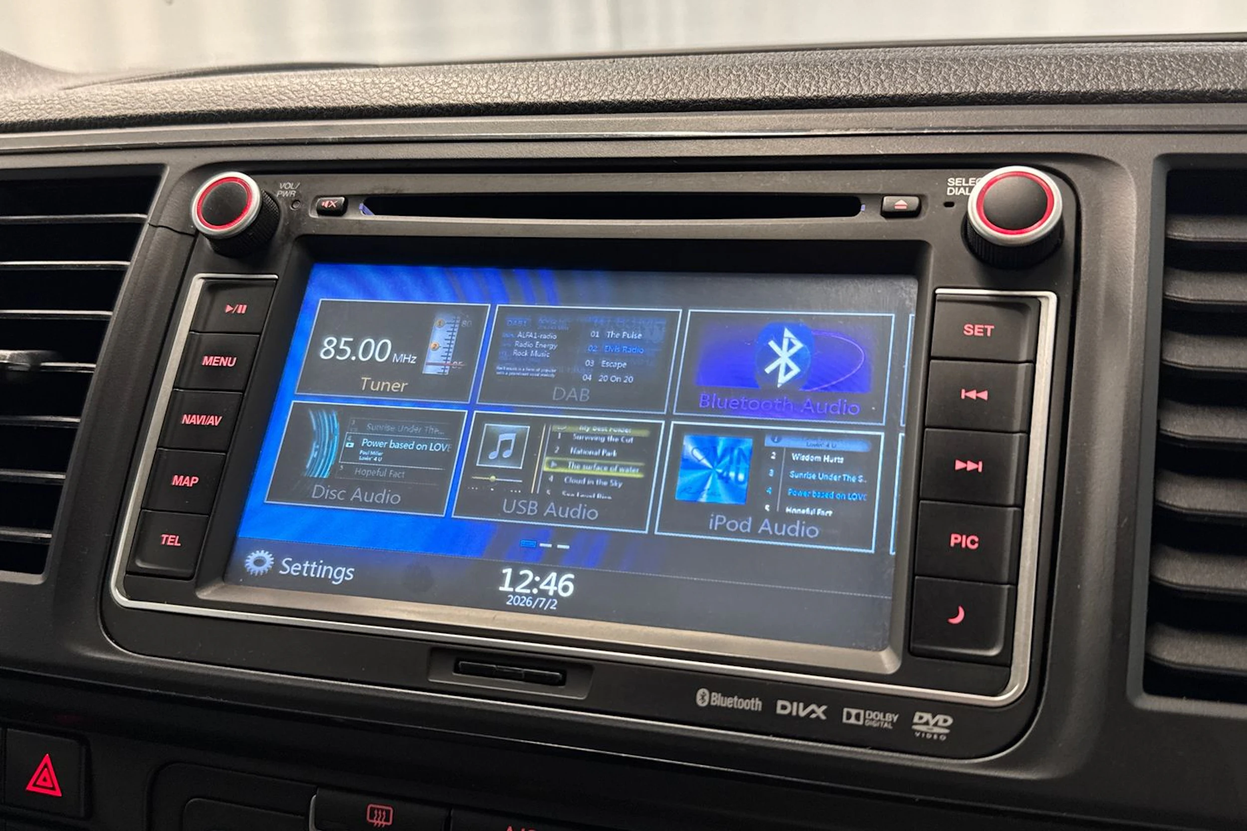 musta Volkswagen Transporter 2017 kuva 18.