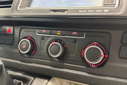 musta Volkswagen Transporter 2017 kuva 21.