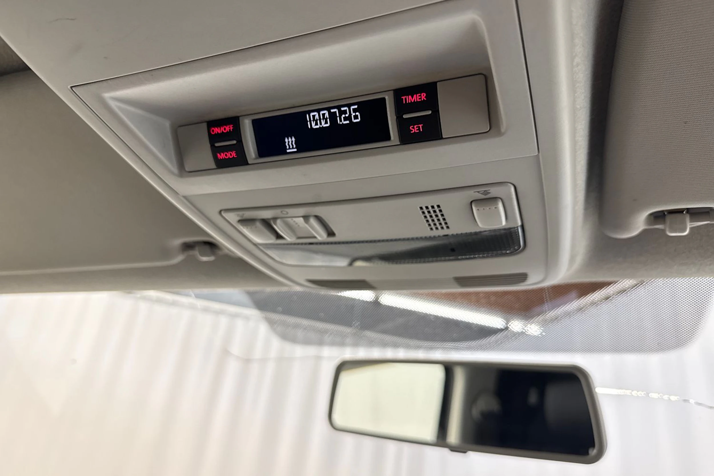 musta Volkswagen Transporter 2017 kuva 23.