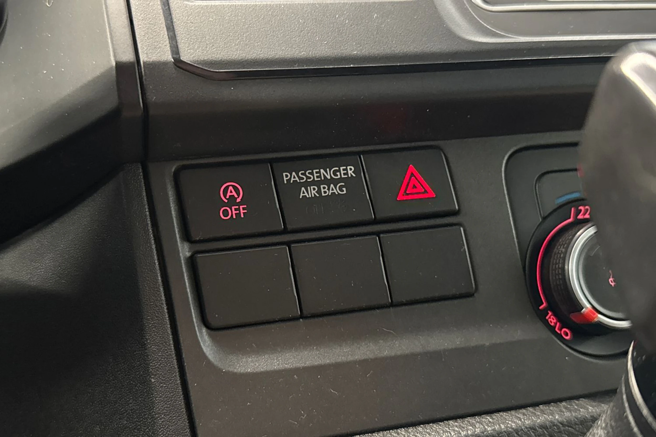 musta Volkswagen Transporter 2017 kuva 24.