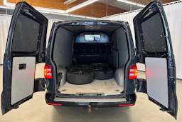 musta Volkswagen Transporter 2017 kuva 26.