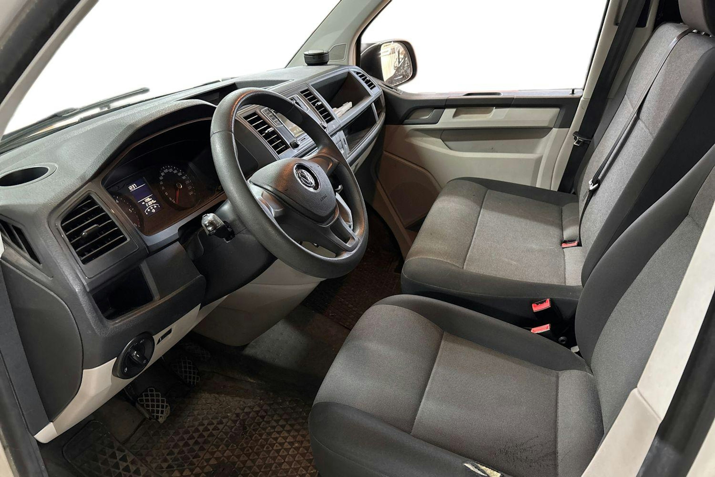 Valkoinen Volkswagen TRANSPORTER 2017 kuva 3.