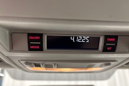 Valkoinen Volkswagen Transporter 2017 kuva 22.