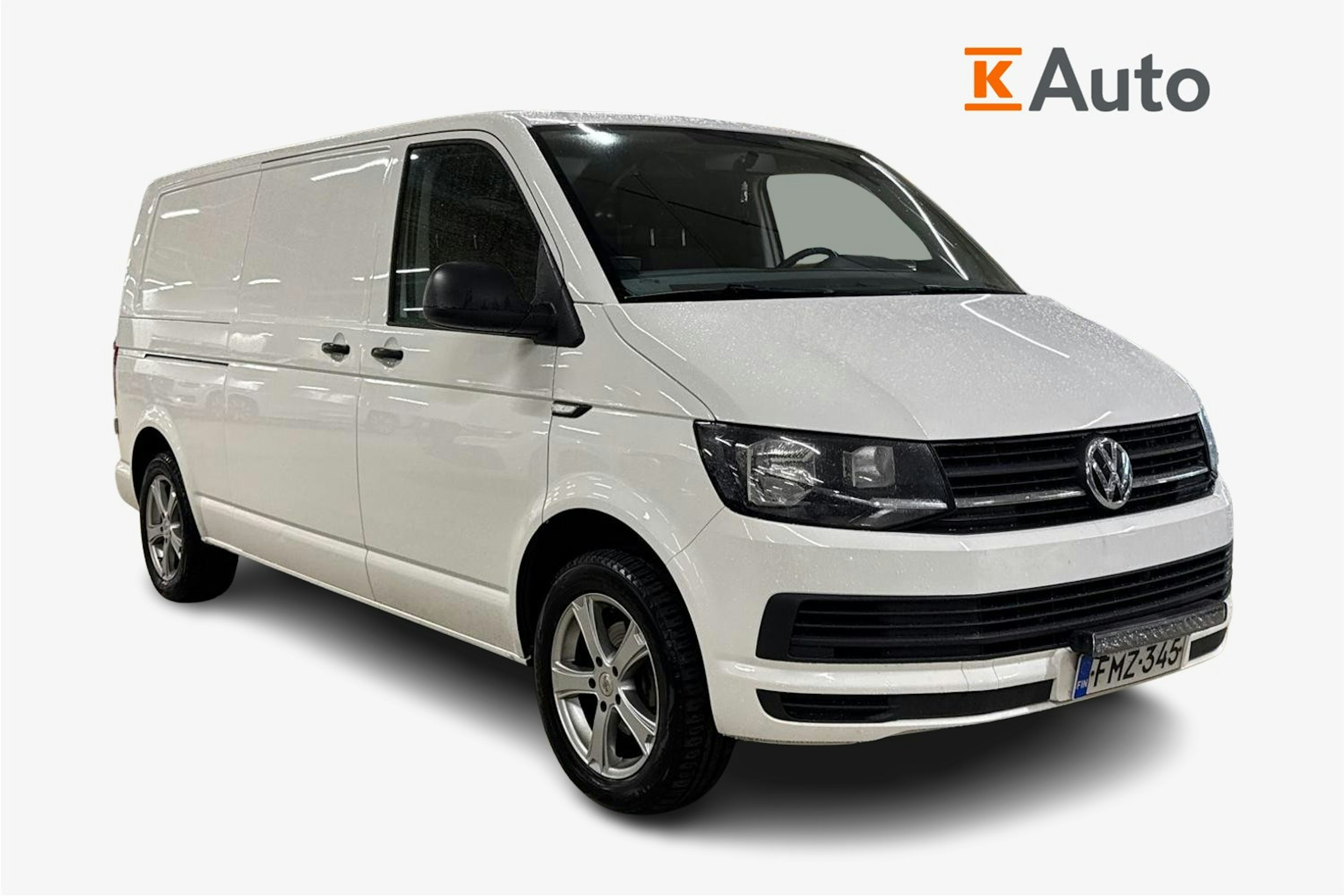 valkoinen Volkswagen Transporter 2017 kuva 1.