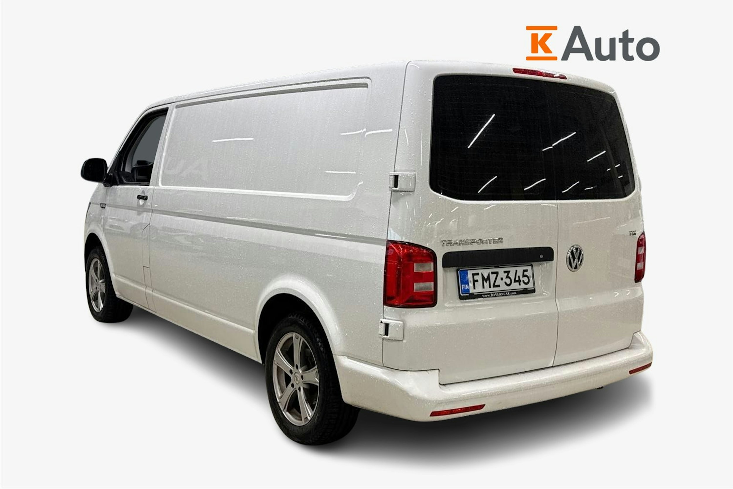 valkoinen Volkswagen Transporter 2017 kuva 2.