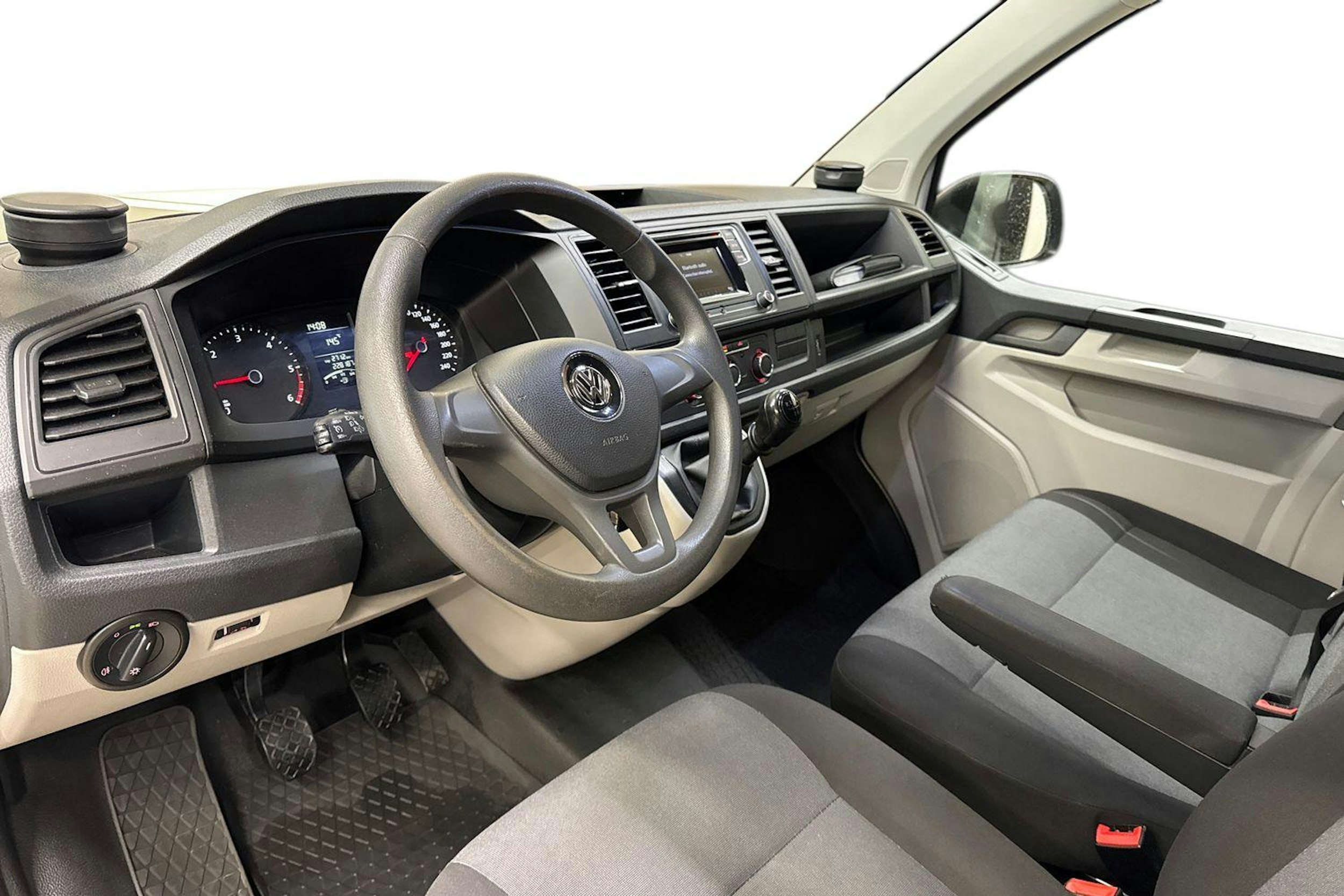 valkoinen Volkswagen Transporter 2017 kuva 7.