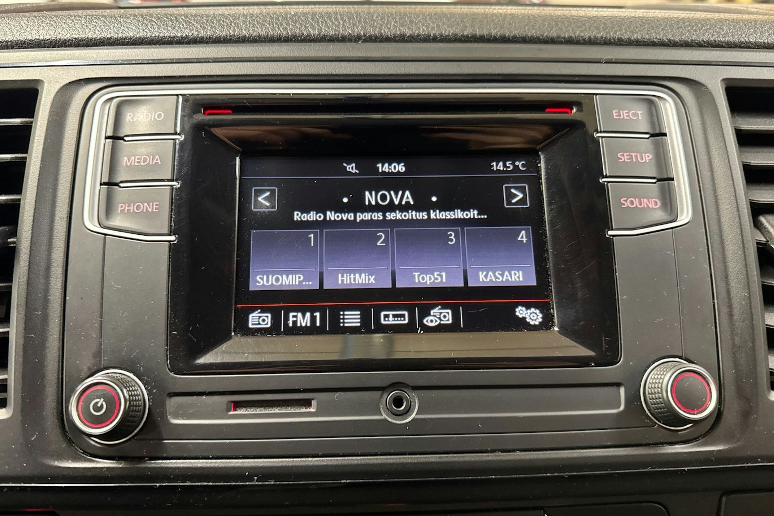 valkoinen Volkswagen Transporter 2017 kuva 16.