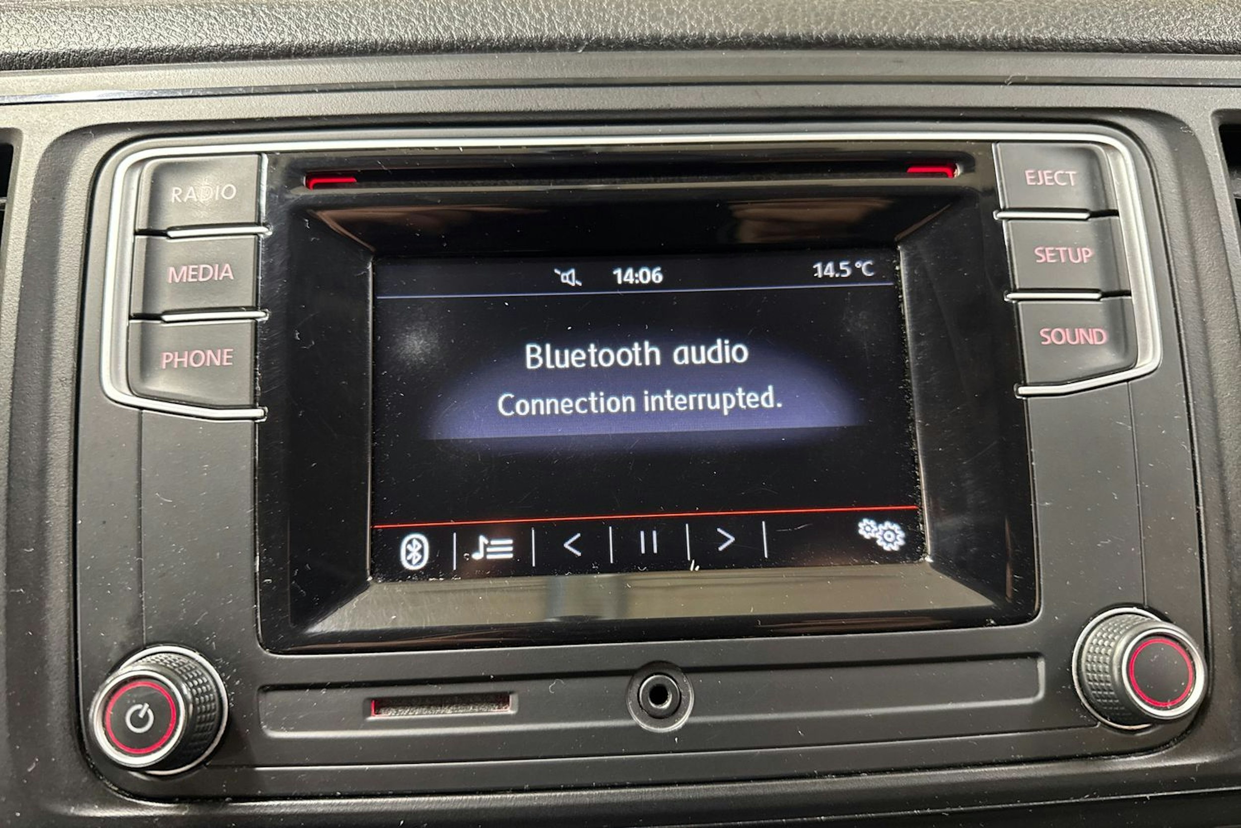 valkoinen Volkswagen Transporter 2017 kuva 17.