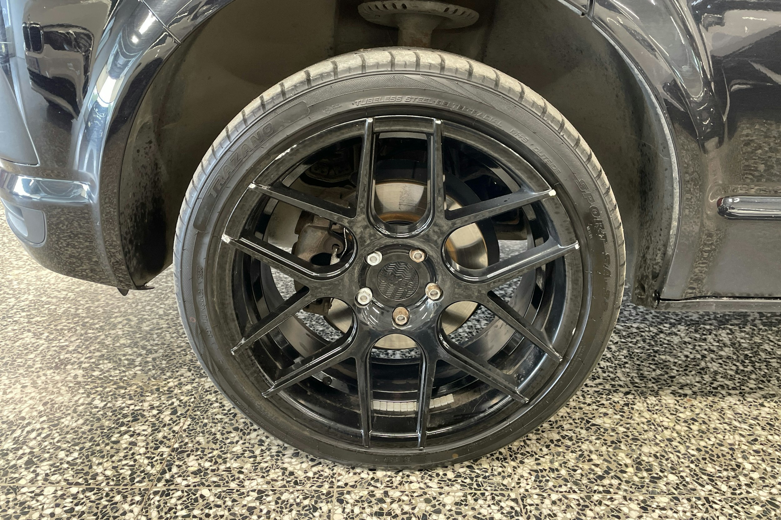 musta Volkswagen Transporter 2017 kuva 9.