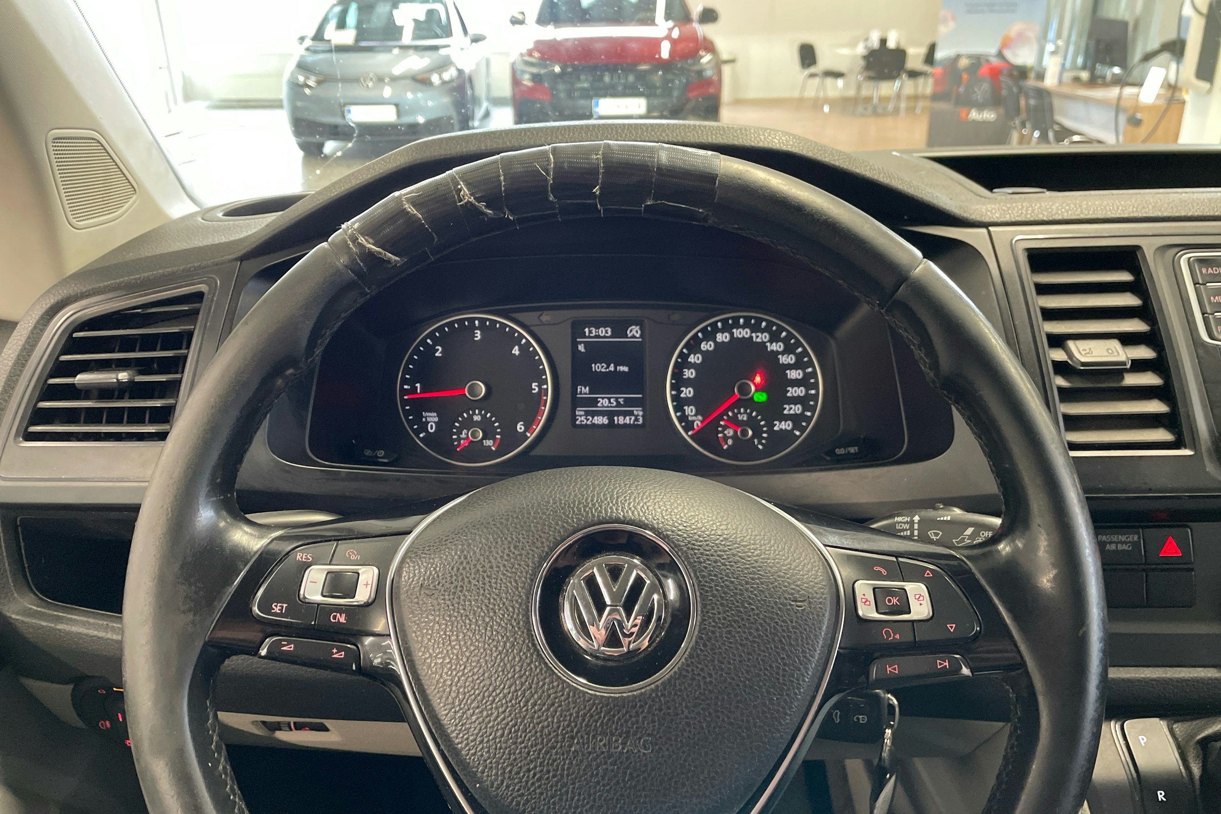 musta Volkswagen Transporter 2017 kuva 13.