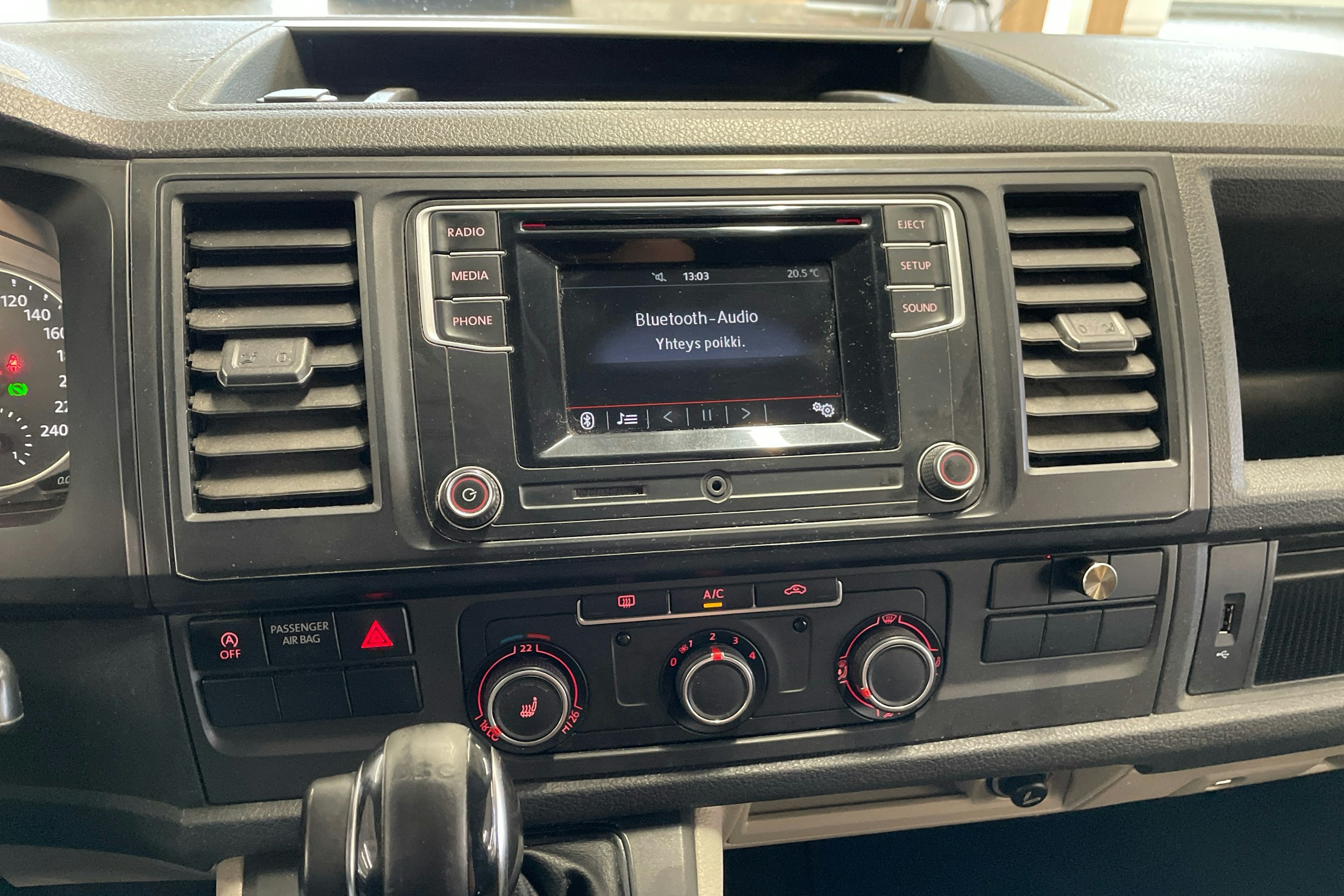 musta Volkswagen Transporter 2017 kuva 15.