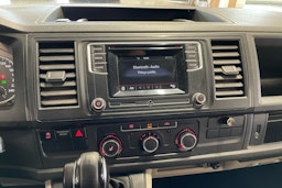 musta Volkswagen Transporter 2017 kuva 15.