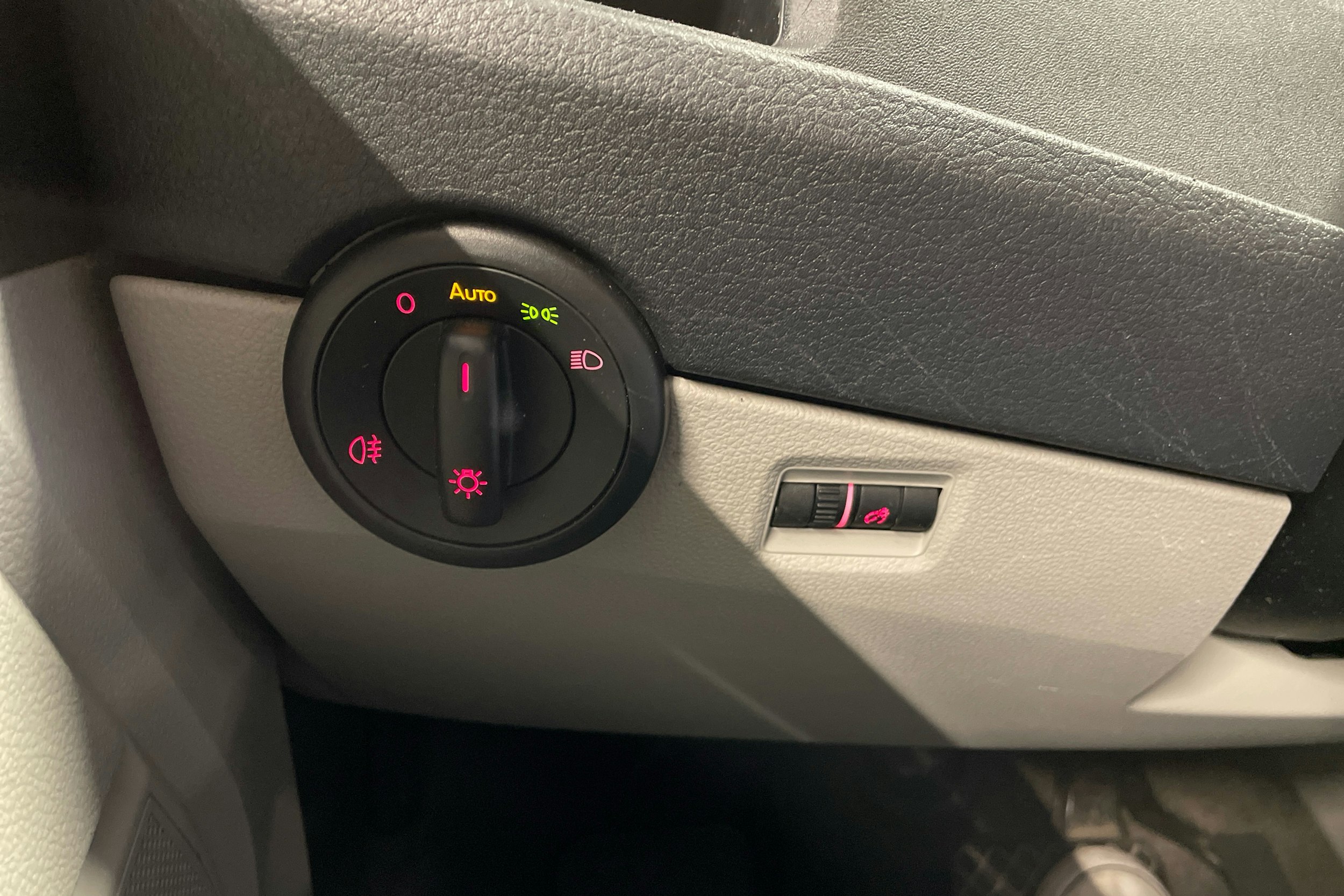 musta Volkswagen Transporter 2017 kuva 16.