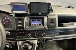 Sininen Volkswagen Transporter 2017 kuva 20.