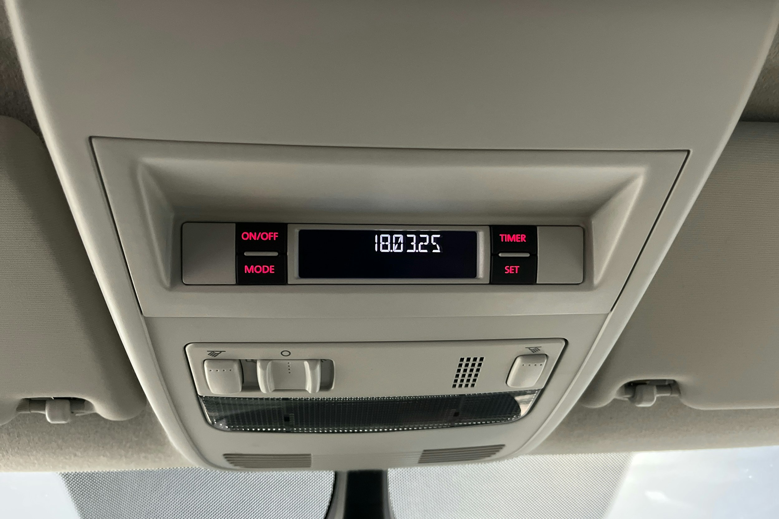 Sininen Volkswagen Transporter 2017 kuva 21.