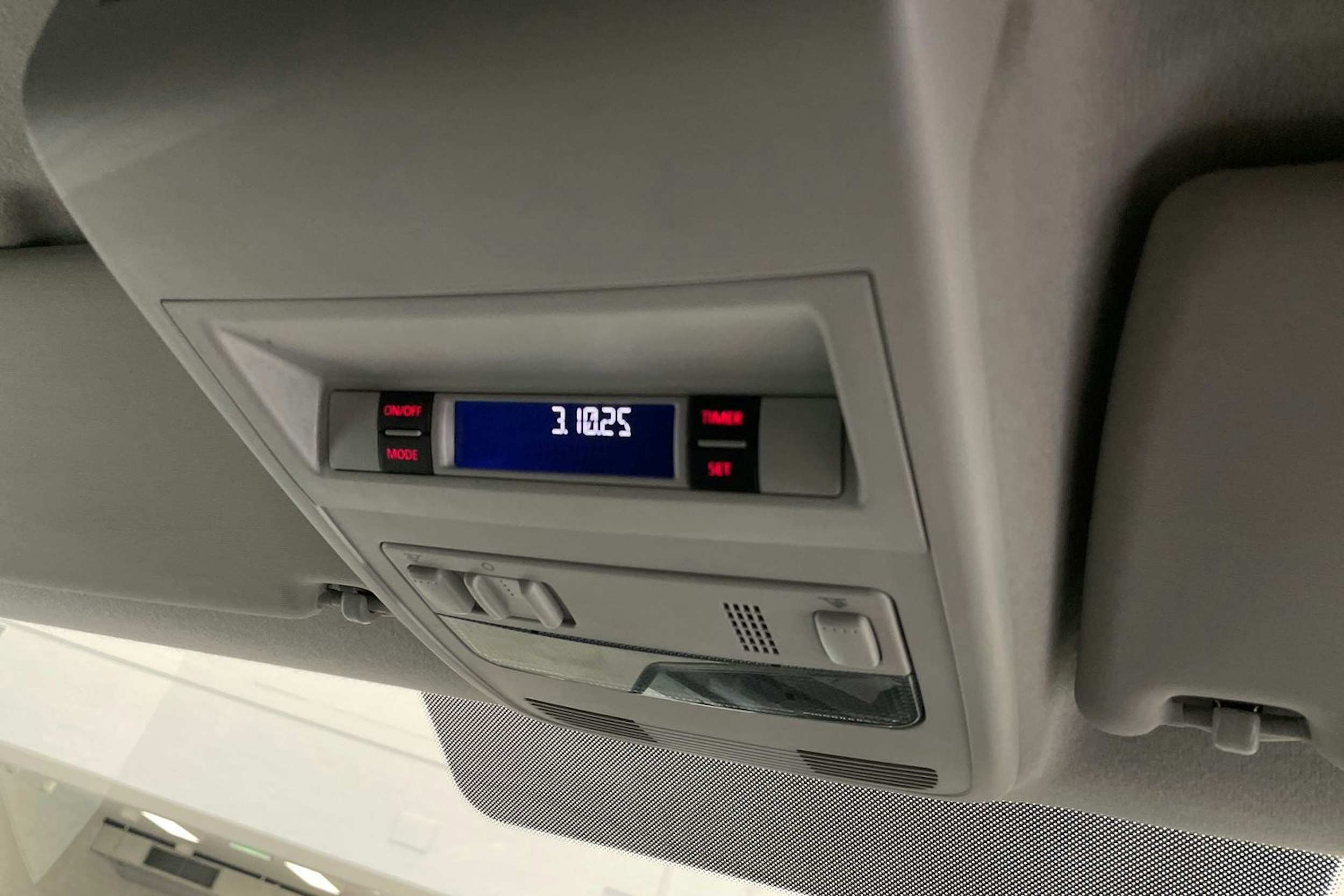 musta Volkswagen Transporter 2017 kuva 14.
