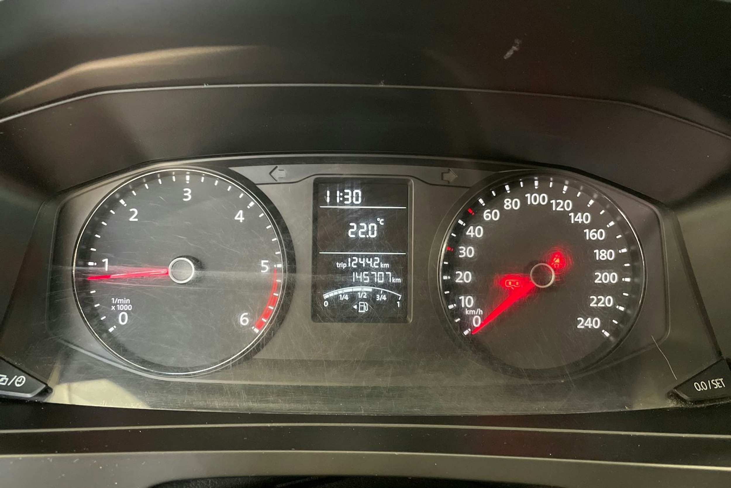 musta Volkswagen Transporter 2017 kuva 24.