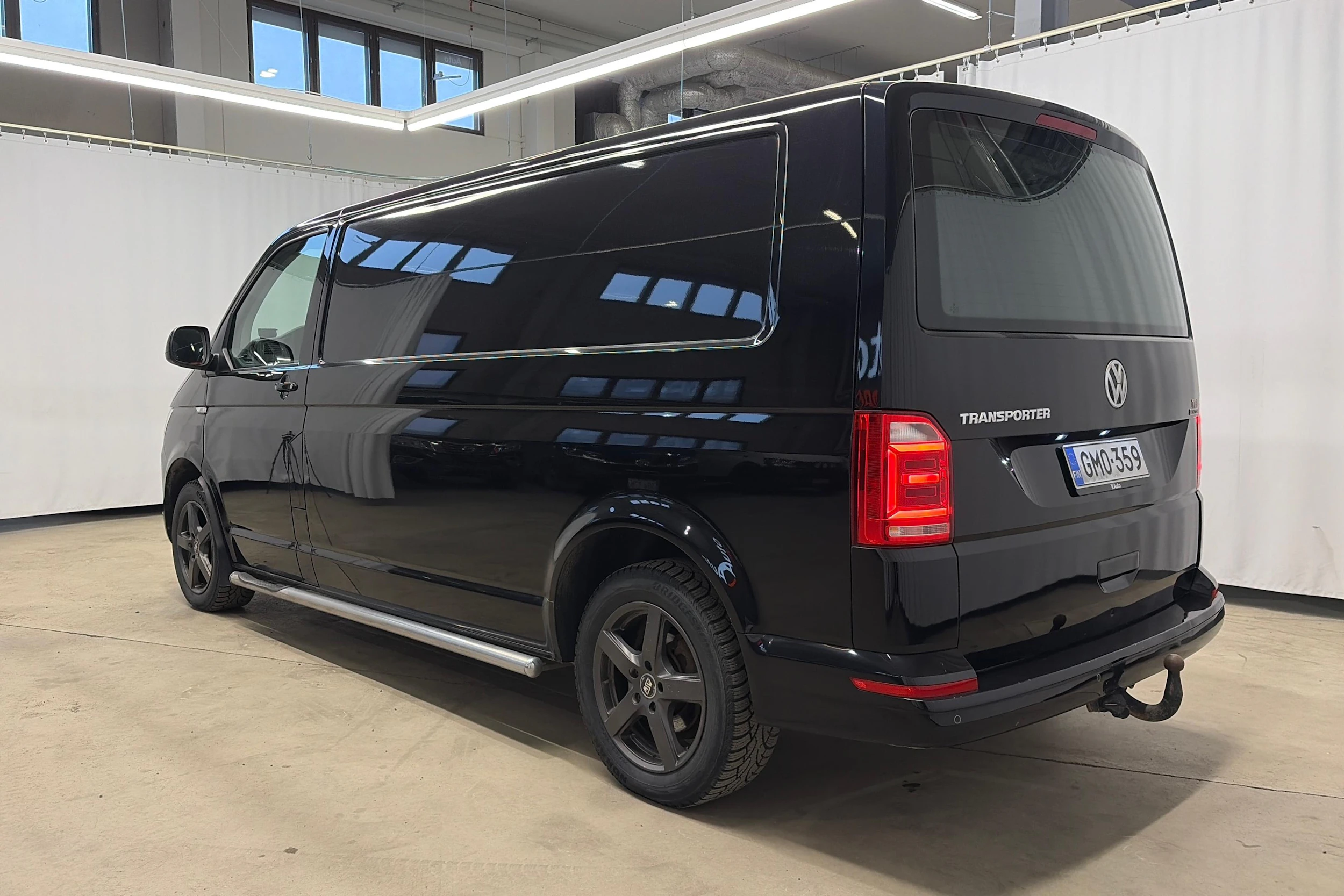 musta Volkswagen Transporter 2017 kuva 6.
