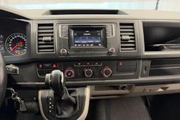 musta Volkswagen Transporter 2017 kuva 13.