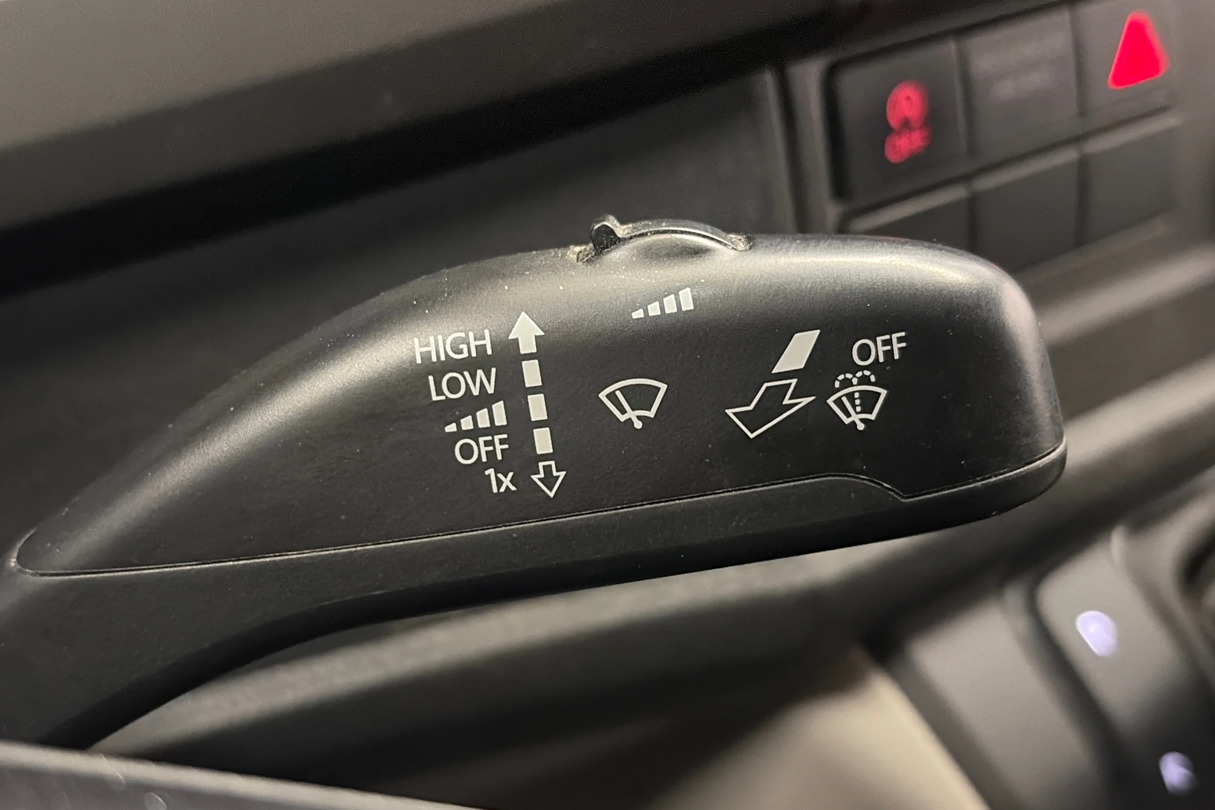 musta Volkswagen Transporter 2017 kuva 16.