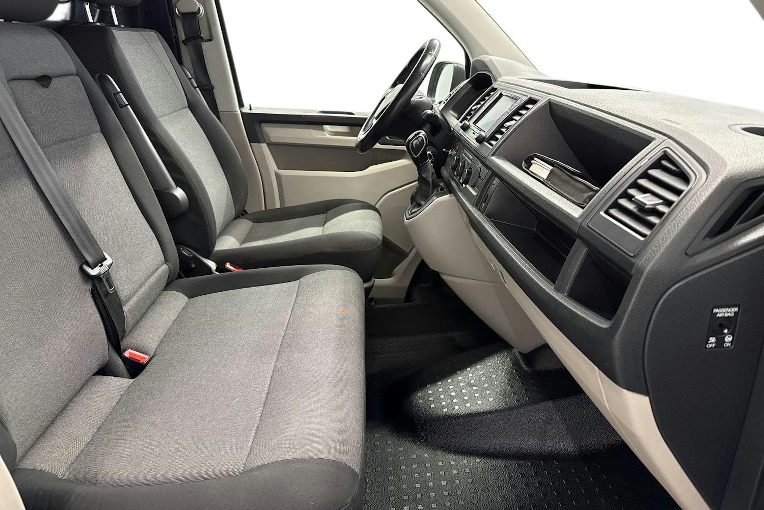 harmaa Volkswagen Transporter 2017 kuva 9.