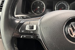 harmaa Volkswagen Transporter 2017 kuva 15.