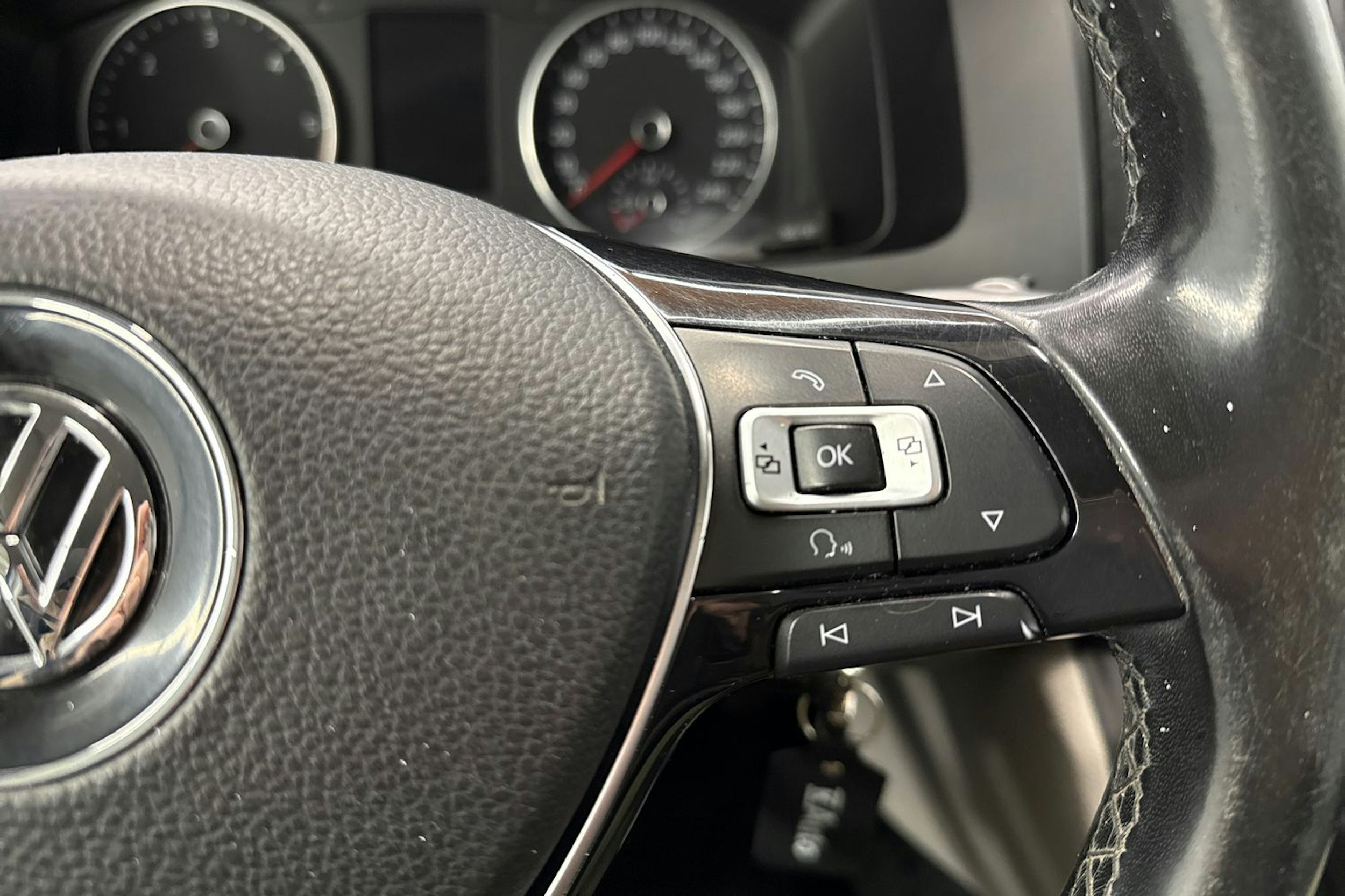 harmaa Volkswagen Transporter 2017 kuva 16.