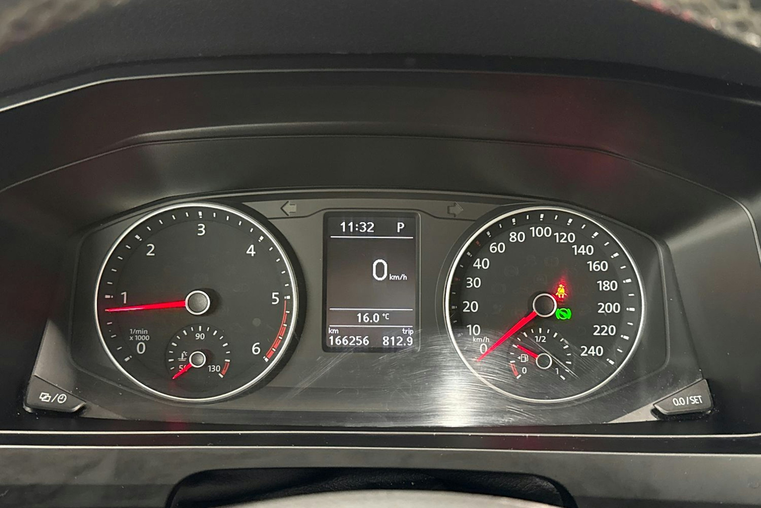 harmaa Volkswagen Transporter 2017 kuva 17.