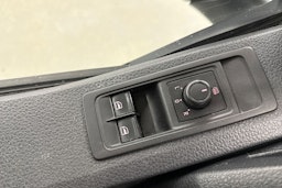 harmaa Volkswagen Transporter 2017 kuva 19.