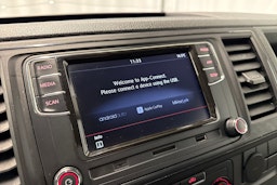 harmaa Volkswagen Transporter 2017 kuva 21.