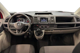 punainen Volkswagen Transporter 2017 kuva 11.