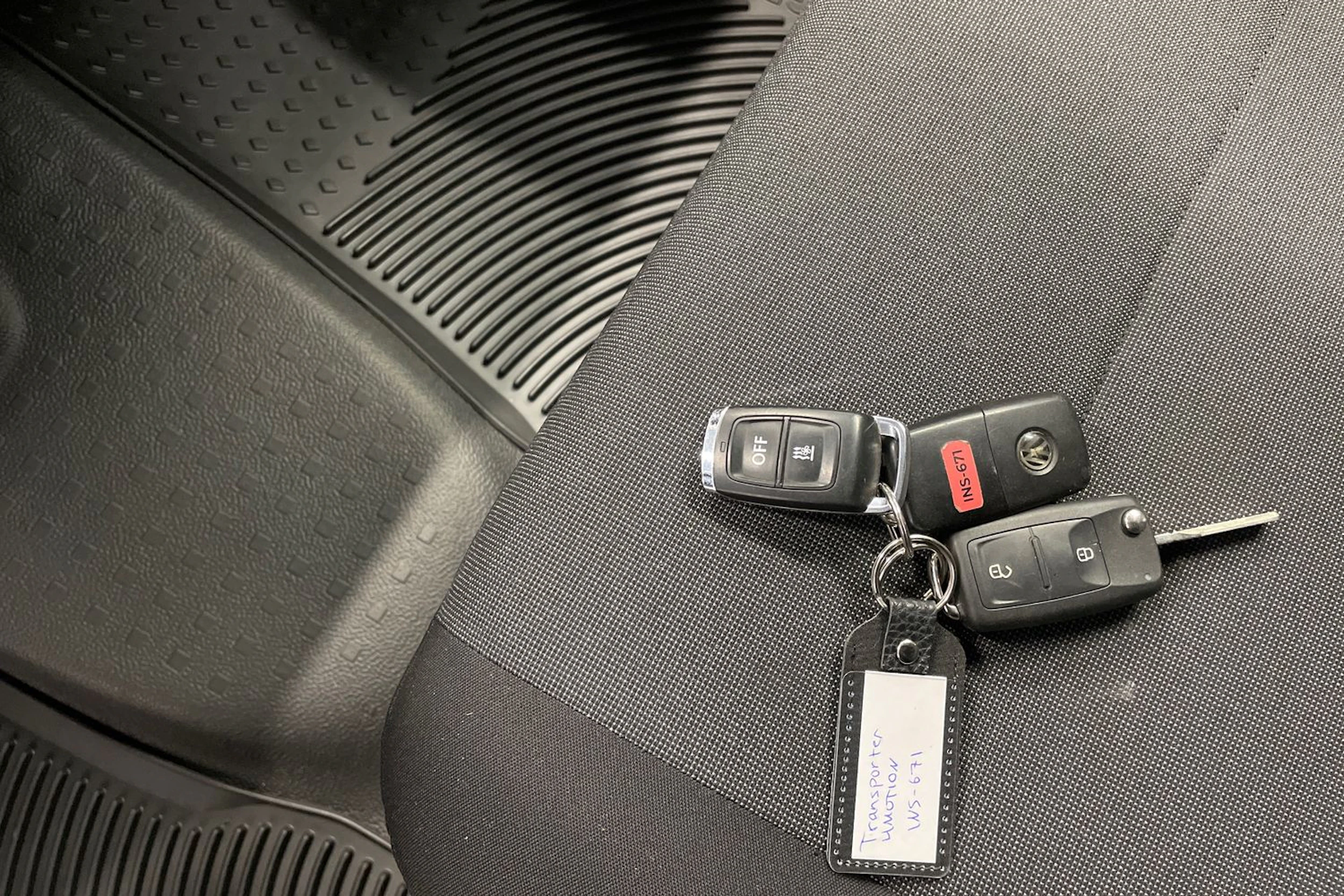 Harmaa Volkswagen TRANSPORTER 2018 kuva 17.