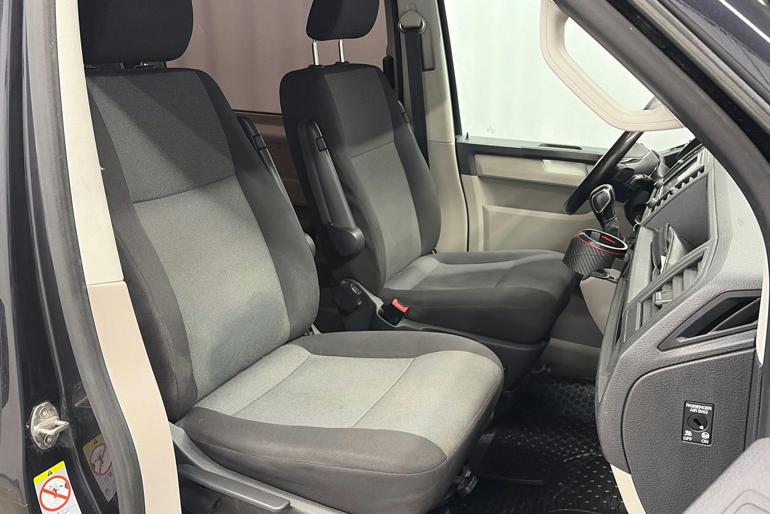 met. musta Volkswagen Transporter 2017 kuva 13.