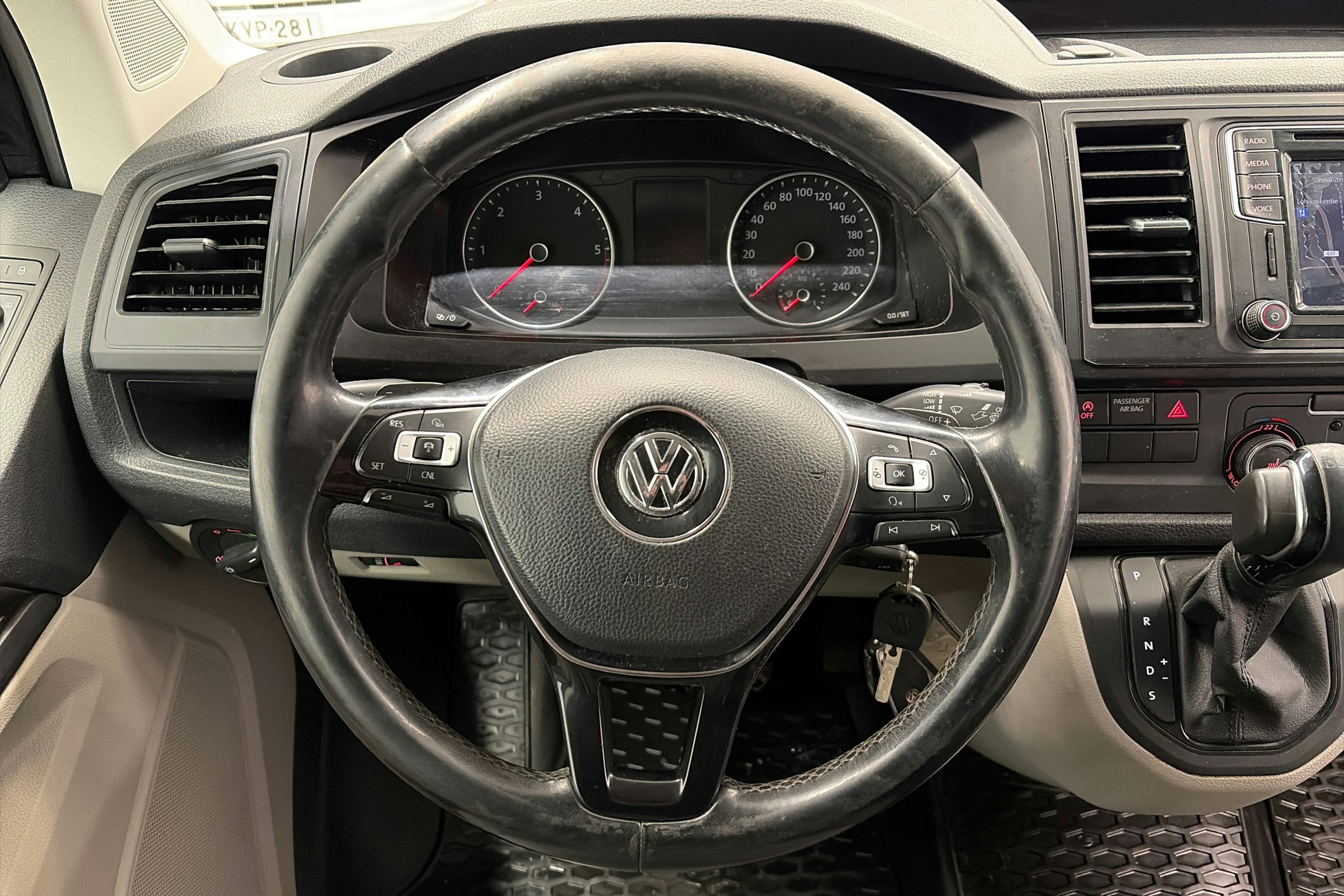 met. musta Volkswagen Transporter 2017 kuva 16.