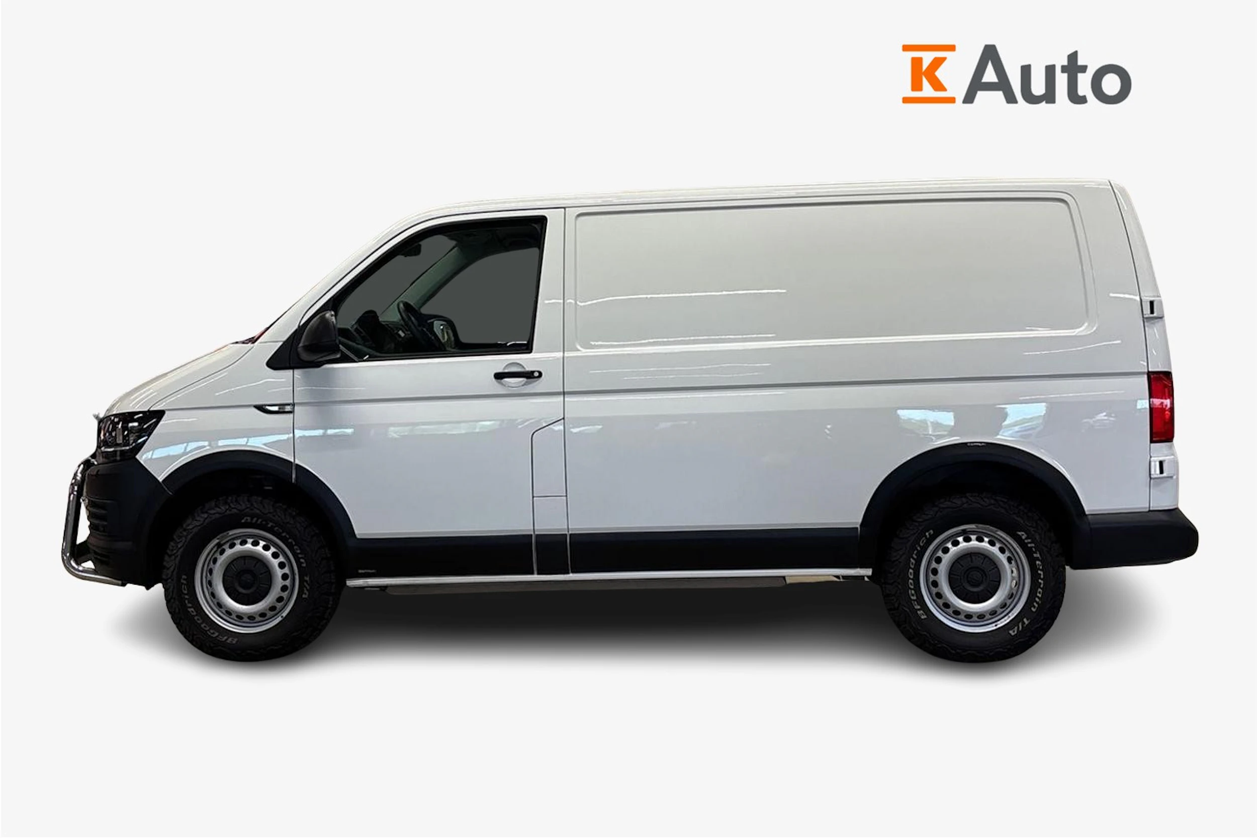 valkoinen Volkswagen Transporter 2017 kuva 5.