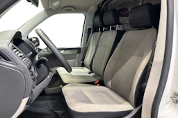 valkoinen Volkswagen Transporter 2017 kuva 6.