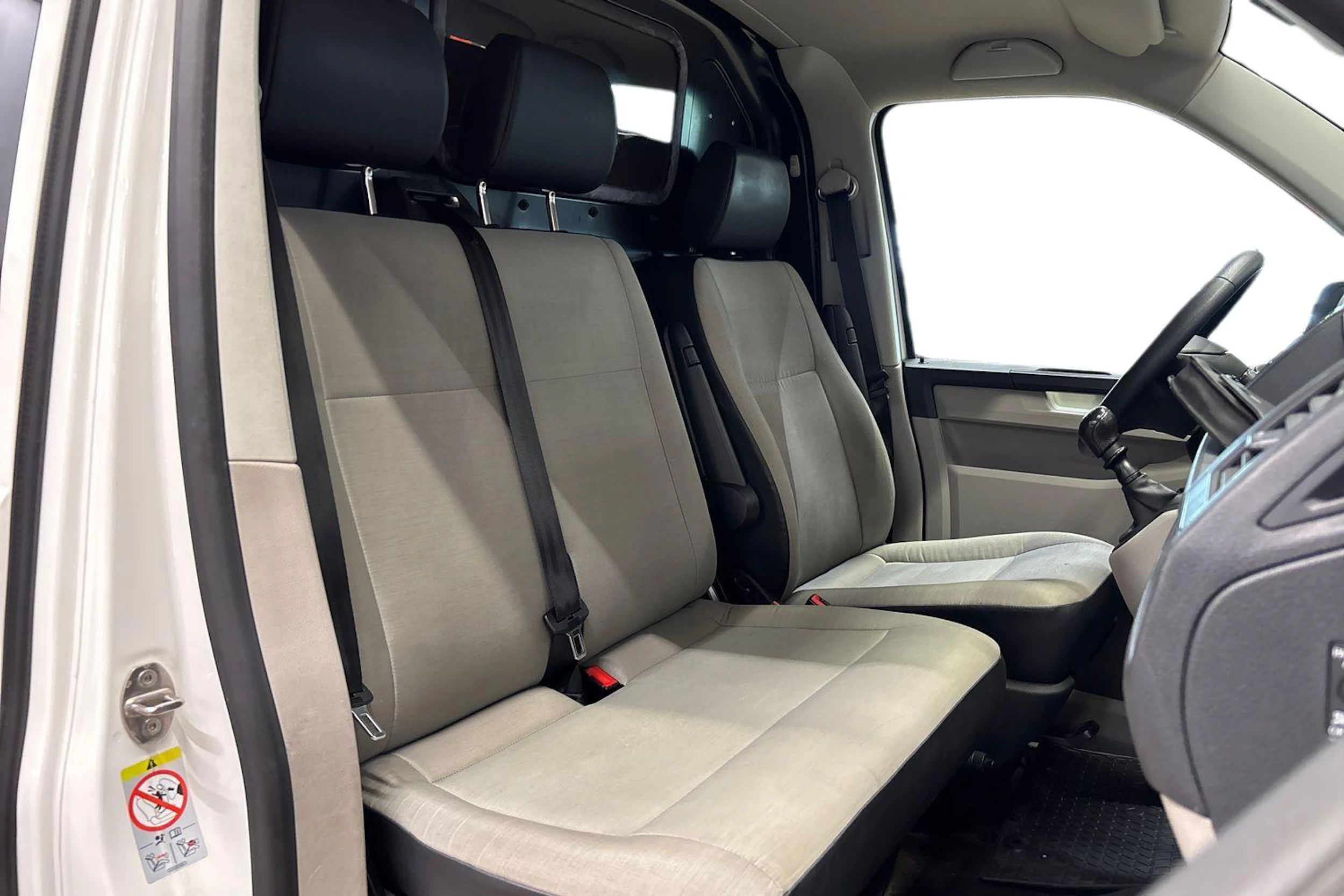 valkoinen Volkswagen Transporter 2017 kuva 8.