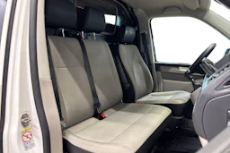 valkoinen Volkswagen Transporter 2017 kuva 8.