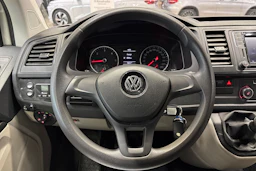 valkoinen Volkswagen Transporter 2017 kuva 15.