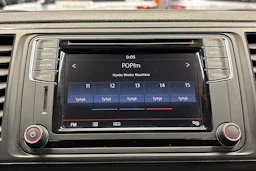 valkoinen Volkswagen Transporter 2017 kuva 17.
