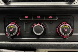 valkoinen Volkswagen Transporter 2017 kuva 21.