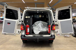 valkoinen Volkswagen Transporter 2017 kuva 29.