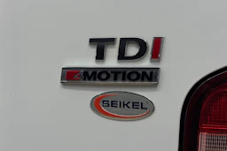 valkoinen Volkswagen Transporter 2017 kuva 35.