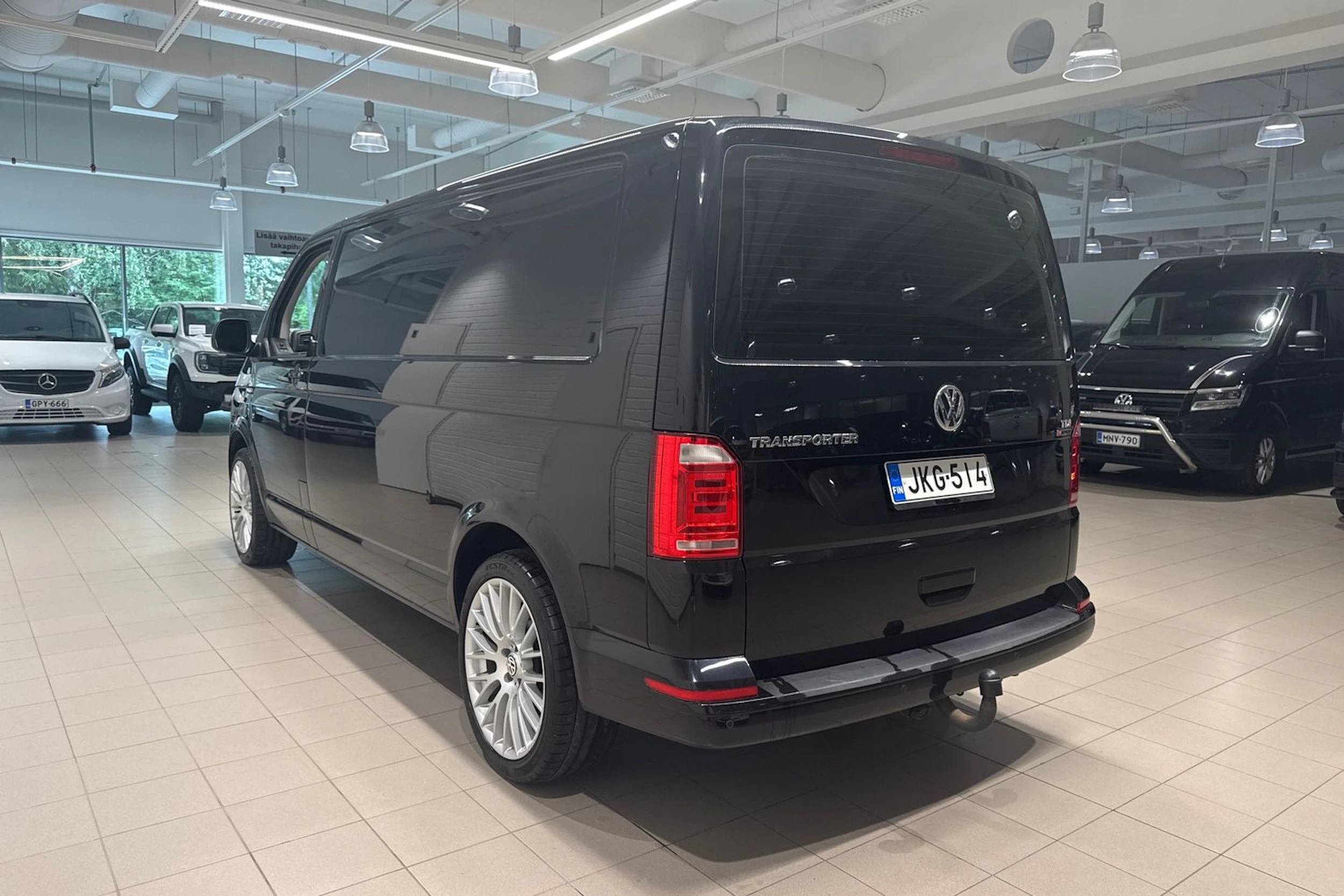 musta Volkswagen Transporter 2017 kuva 15.