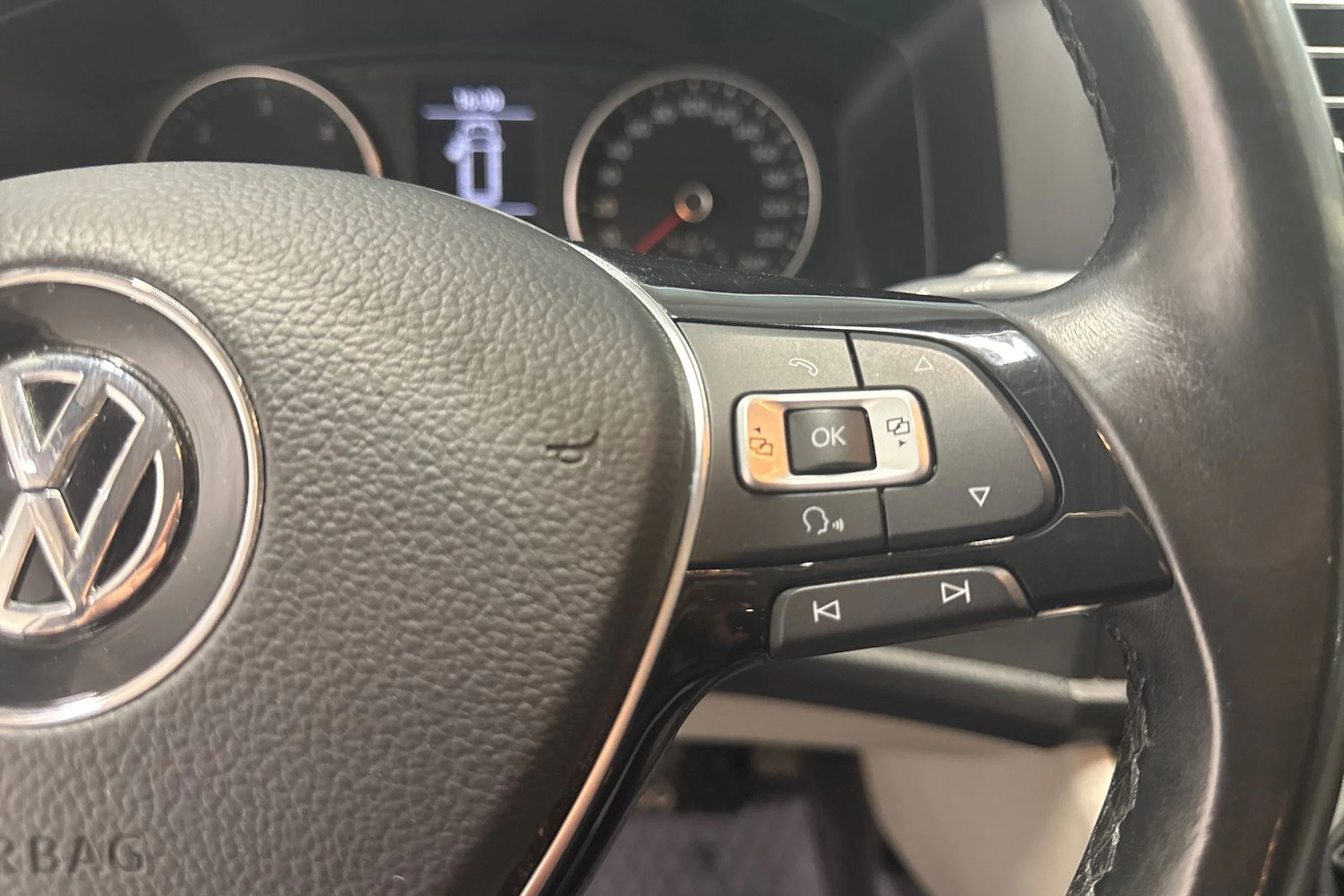 musta Volkswagen Transporter 2017 kuva 21.