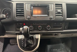 musta Volkswagen Transporter 2017 kuva 22.